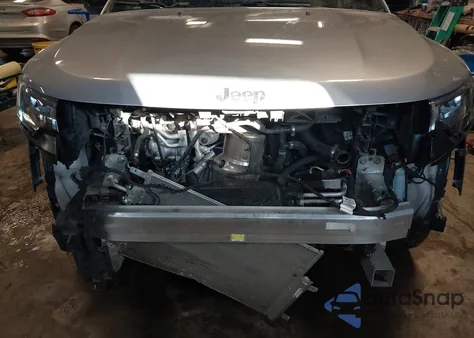 2024 Jeep Compass Latitude 4X4 z USA, uszkodzony, nr VIN 3C4NJDBN8RT605998